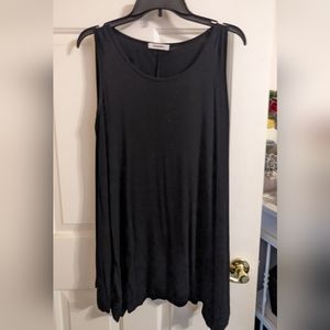 Esenchel Black tank tunic top